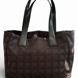 CHANEL Vintage New Travel line Tote bag in Brown